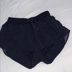 Lulu lemon hotty hot short, size 6 (old version)